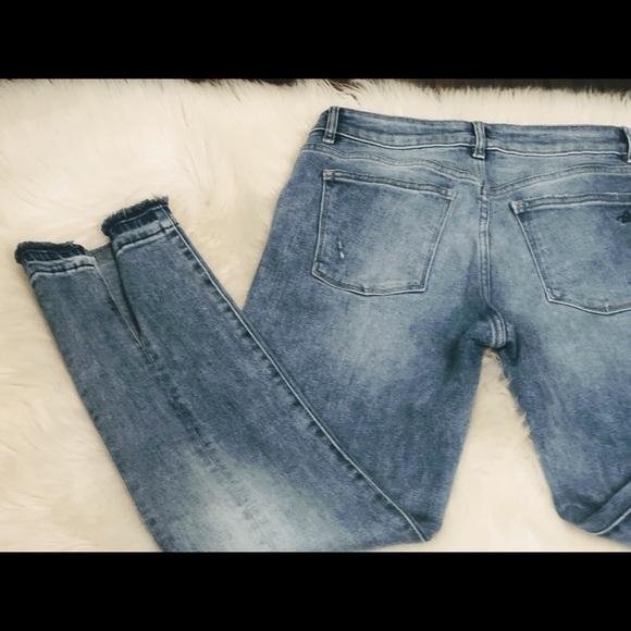 DL1961 Mara Instasculpt Straight Ankle with frayed and split ankle Size: 28 - Picture 9 of 12